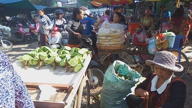 'My Travel Around Phnom Penh Market - Amazing Fresh Food And People Activities - Best Food View'