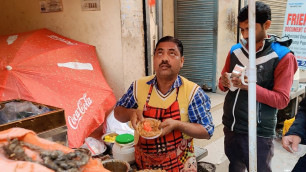 'Most Entertaining Chole Kulchewala | Computerized Chole Kulche | Indian Street Food'