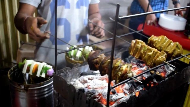 'Shahi Paneer Tikka  Indian Street Food || Street Style Paneer Tikka Sarafa  Indore'