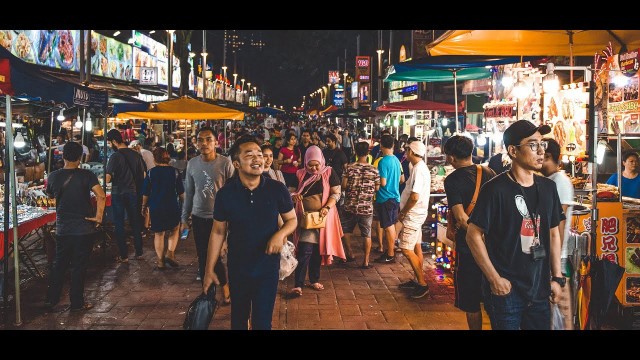 'Street food Kuala Lumpur Malaysia ( jalan Alor Street food tour )'
