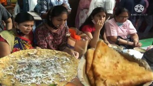 'South Indian Street Food In Kolkata - Egg Chilla @ 30 Rs | Paneer Chilla @ 35 Rs Plate | Bara Bazar'