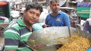 'Soybean Chowmein Noodles Only 10 Rs Per Plate | Street Food Chawri Bazar Delhi Area'