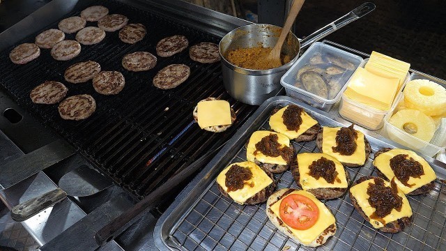 '말레이시아에서 가장 유명한 길거리 버거, 줄서서 먹는 곳 / most famous street burger - malaysian street food'