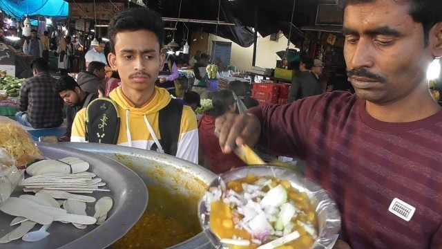 'Habra Rail Station Hawker - Ghugni @ 7 rs plate - Indian Street Food'