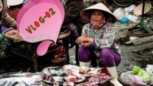 'Wuhan Food Market//Vlog-02//Wuhan,China'