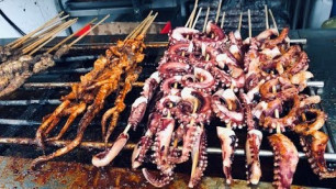 'Wuhan frogs market live | Chinese street foods | china cultural food'
