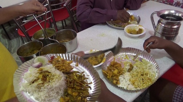 'Veg Thali @ 70 rs Per Plate | Unlimited Rice & Curry | Delhi Street Food'