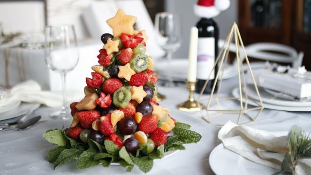 'DIY CHRISTMAS FRUIT TREE | HOW TO MAKE EDIBLE FRUIT ARRANGEMENT'