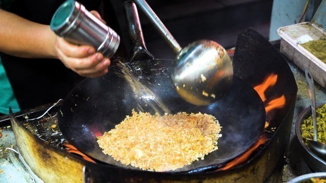 'Chinese Street Food -Night market egg fried rice，Sesame Cake  as big as a face $1 each'