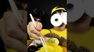 'BLACK VS YELLOW FOOD CHALLENGE FOR 24 HOURS | MUKBANG ONLY IN 1 COLOR HUBA 후바 #SHORTS'