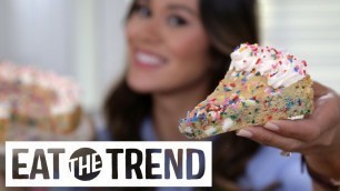 'How to Make a Giant Funfetti Sugar Cookie For Santa | Eat the Trend'