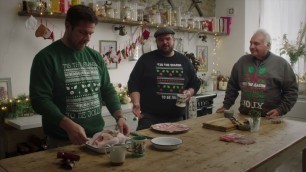 'Bacon weave recipe - Christmas food ideas & Sunday Roast recipe. Bacon wrapped Roast Chicken Recipe'